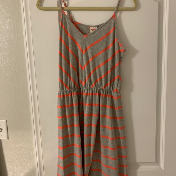 Dress - Picture 4 of 5